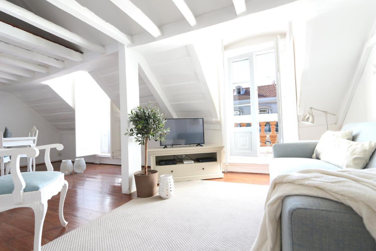 Appartamento Penthouse At Downtown With Sun Deck & Amazing Views Lisbona Esterno foto